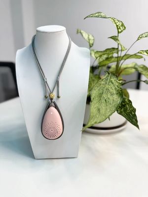 Kompakt 96*56*33mm giyilebilir hava temizleyicisi 21 saatlik sürekli çalışma 850mAh pil ultra sessiz