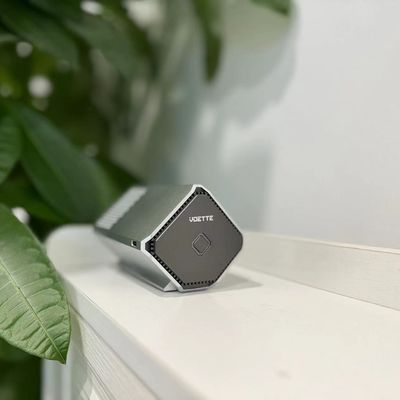 4800 MAh pil ve 0.29 KG net ağırlığı ile 13 saatlik taşınabilir araba hava temizleyicisi